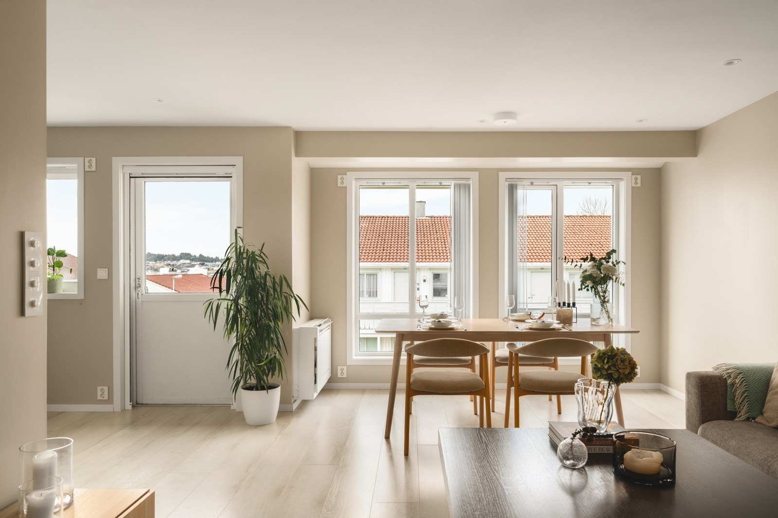 Fra stuen har du utgang til vestvendt balkong Galleribilde