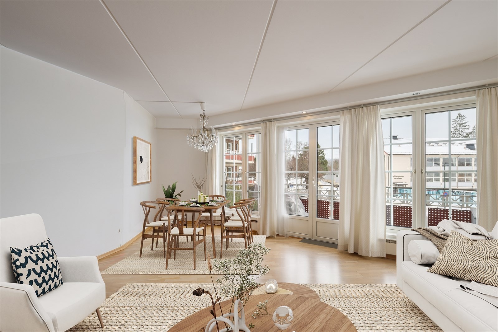 Fra stuen er det utgang til hjørnebalkong - perfekt for solrike dager og rolige kvelder. (Digitalt møblert bilde) Galleribilde