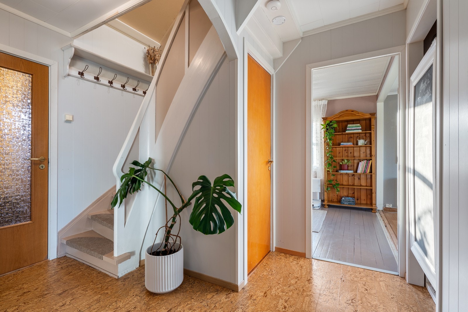 Lys og romslig gang. Galleribilde