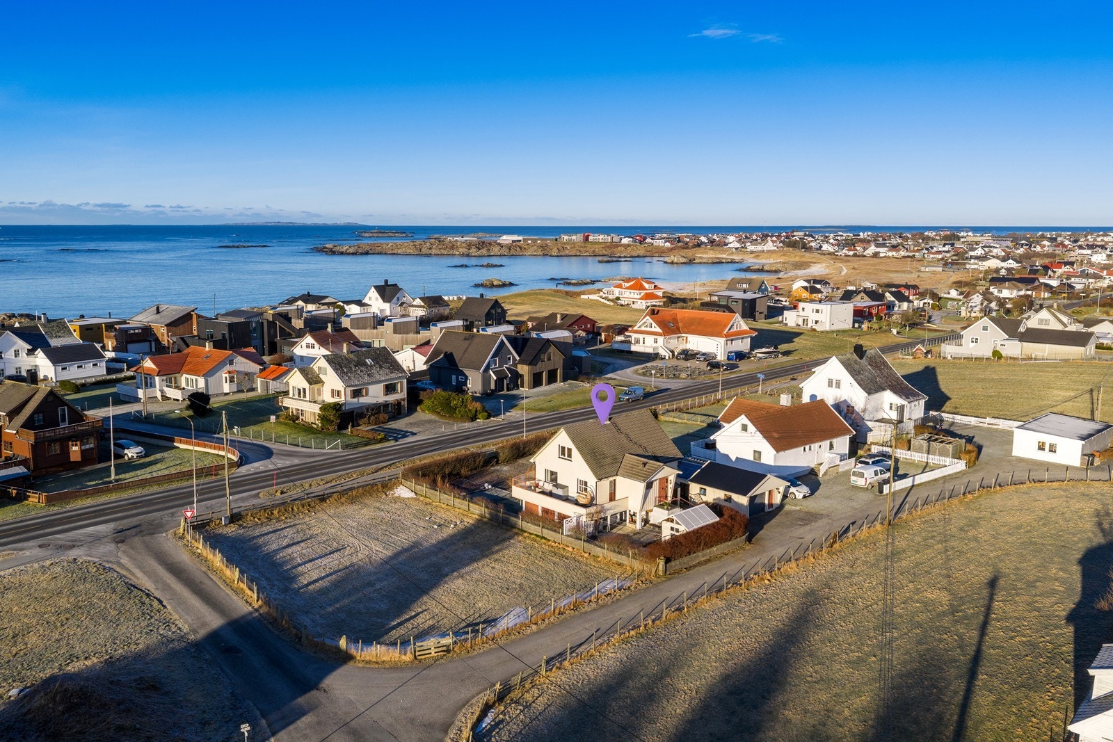 Kort avstand til Åkrasand og Ådland barneskole. Galleribilde