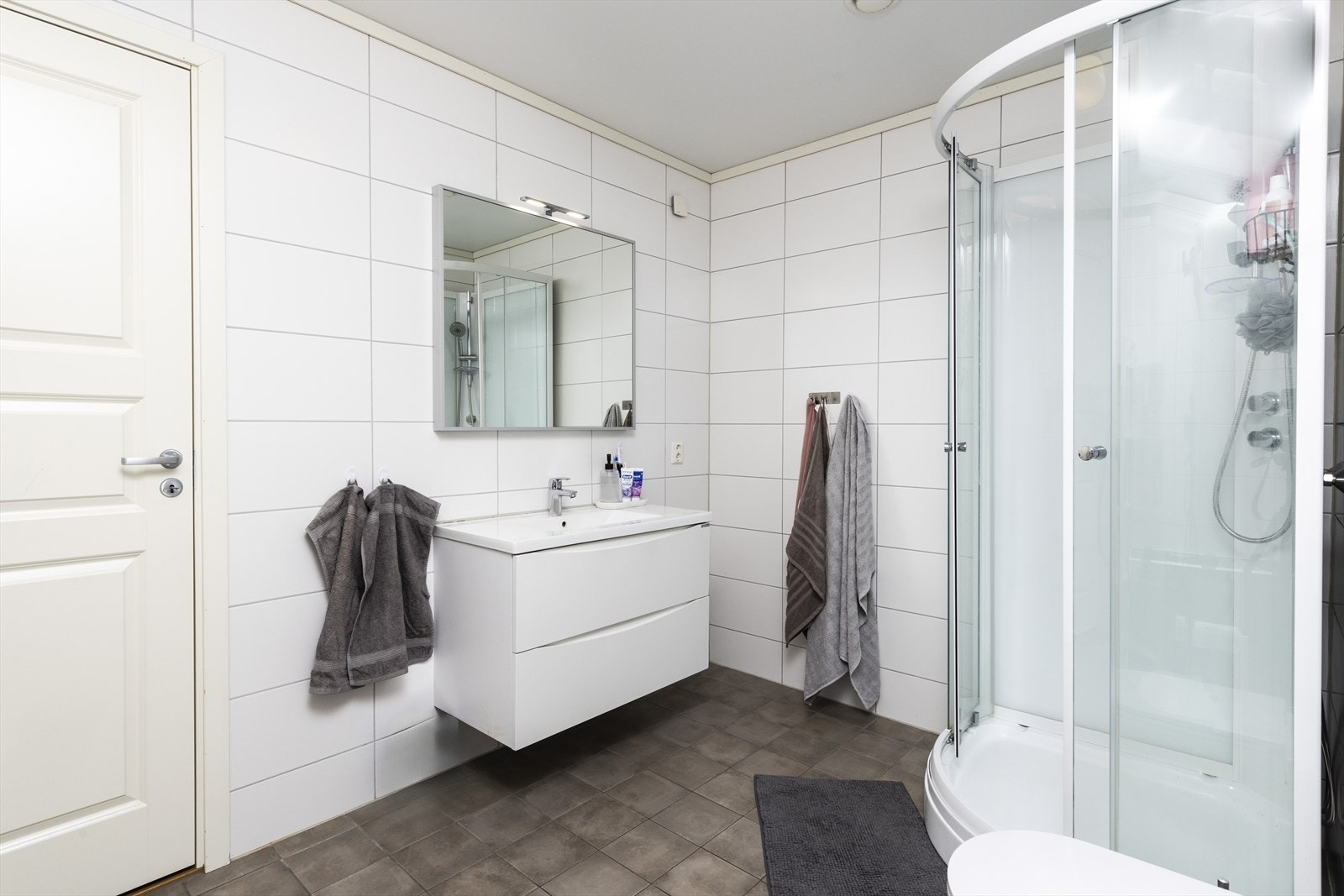 Bad i utleiedel Galleribilde