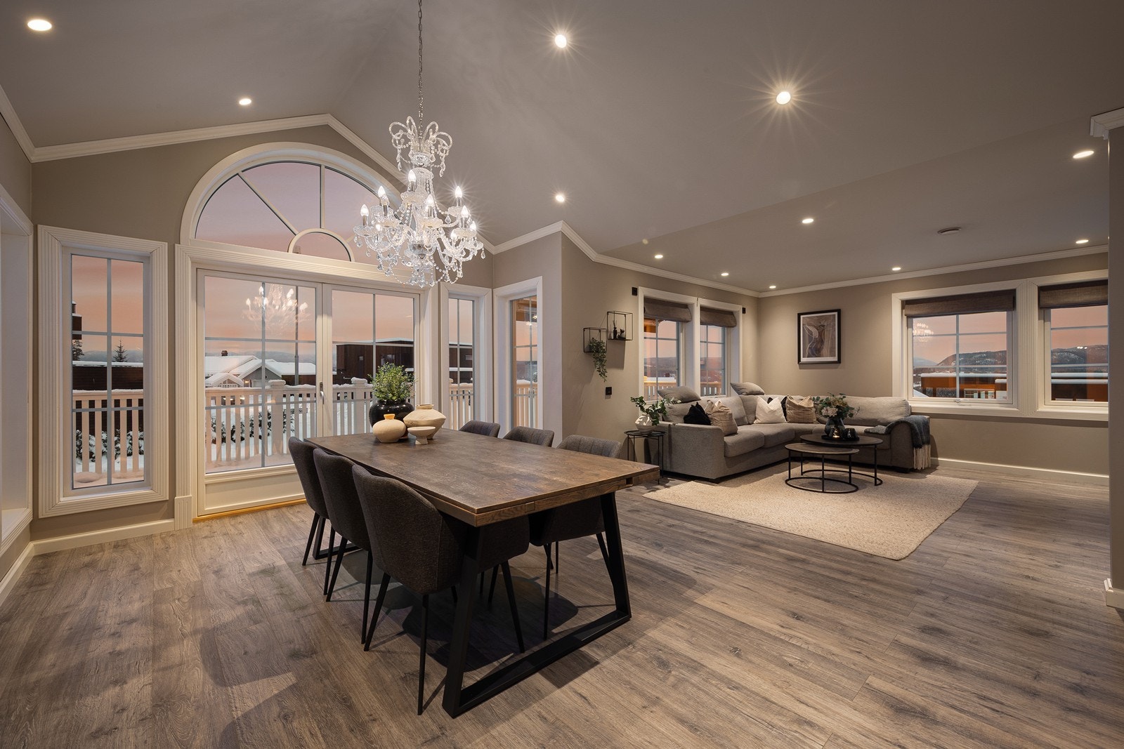 Lekker enebolig fra 2018 med utleiedel | Flott utsikt og gode solforhold | Stor fin uteplass | Attraktivt og barnevennlig! Galleribilde