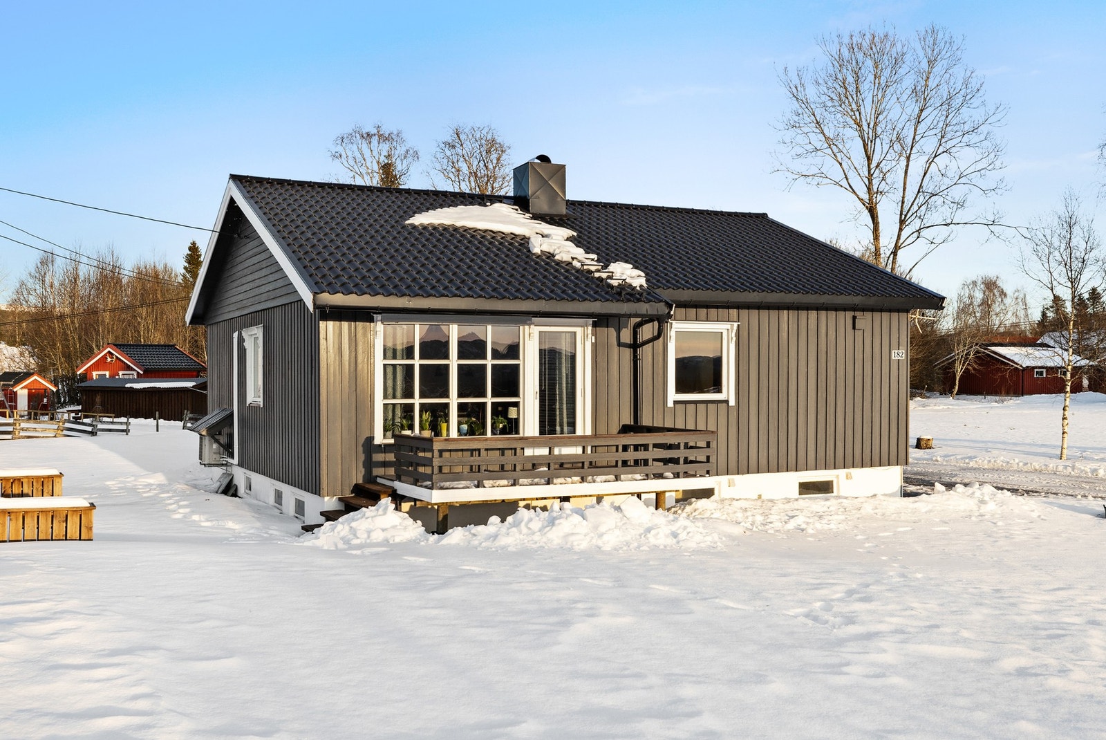 Velholdt enebolig fra 1972. Beliggende i barnevennlige omgivelser på Skage Galleribilde