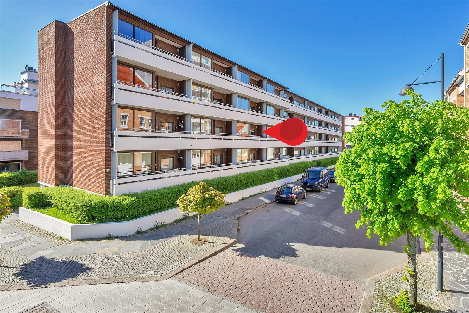 Sentral og attraktiv beliggenhet i sjarmerende Posebyen med gangavstand til alt du måte trenge i hverdagen. Galleribilde