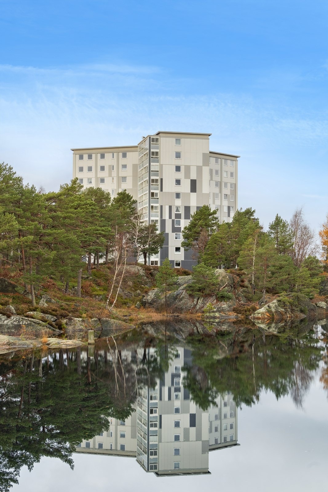 Like ved finner du også byens flotteste tur -og rekreasjonsområder som Ravnedalen (og Café Generalen), Bymarka, Baneheia med badevann og stort løypenett. Galleribilde