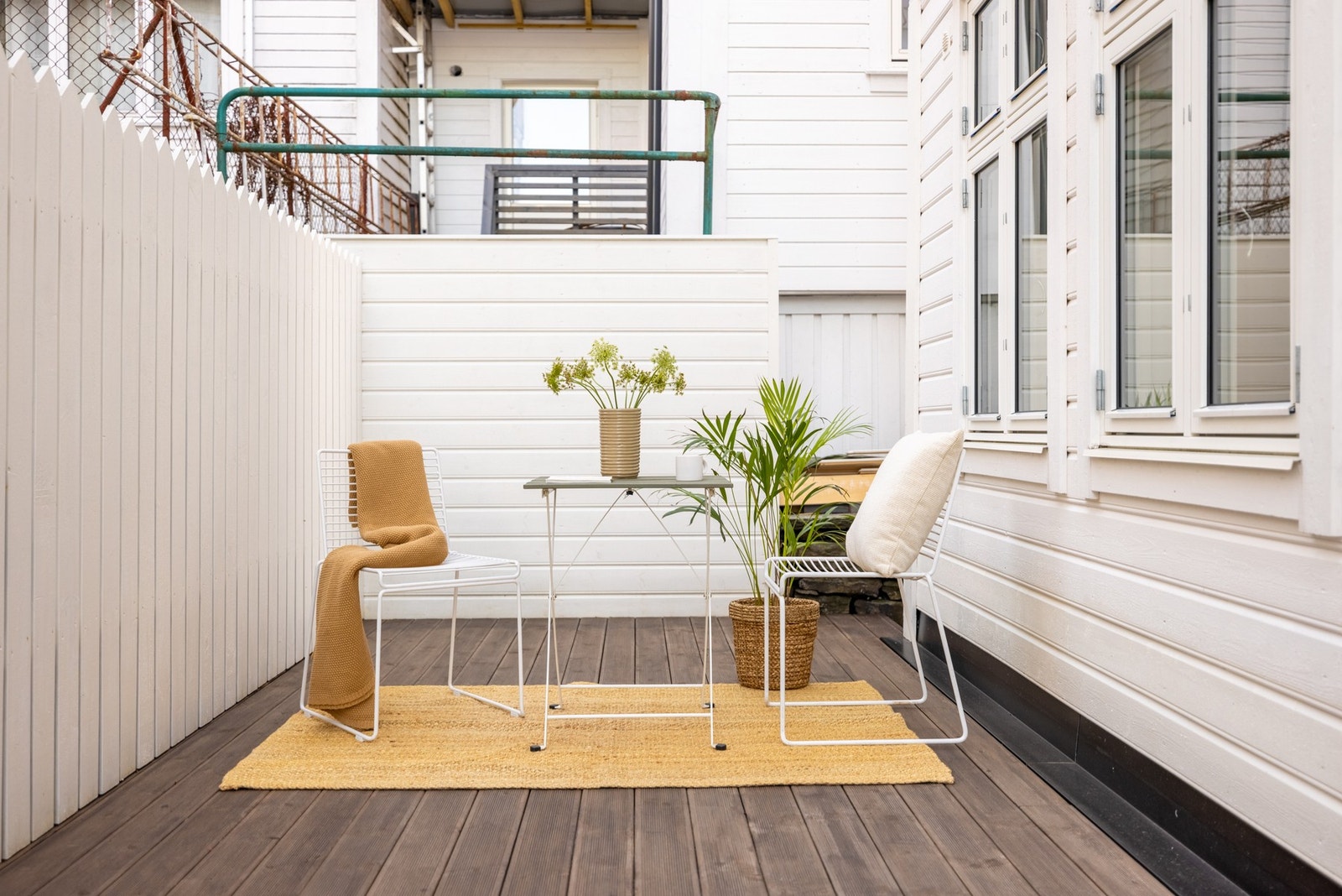 Sameiet har en felles bakgård med egen utgang fra leiligheten. Galleribilde