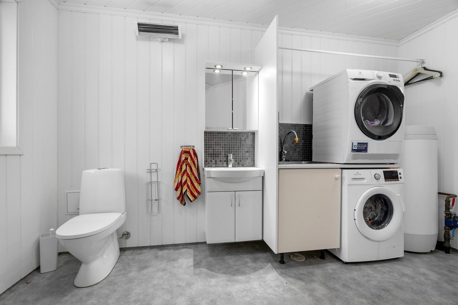 Vaskerom med wc Galleribilde