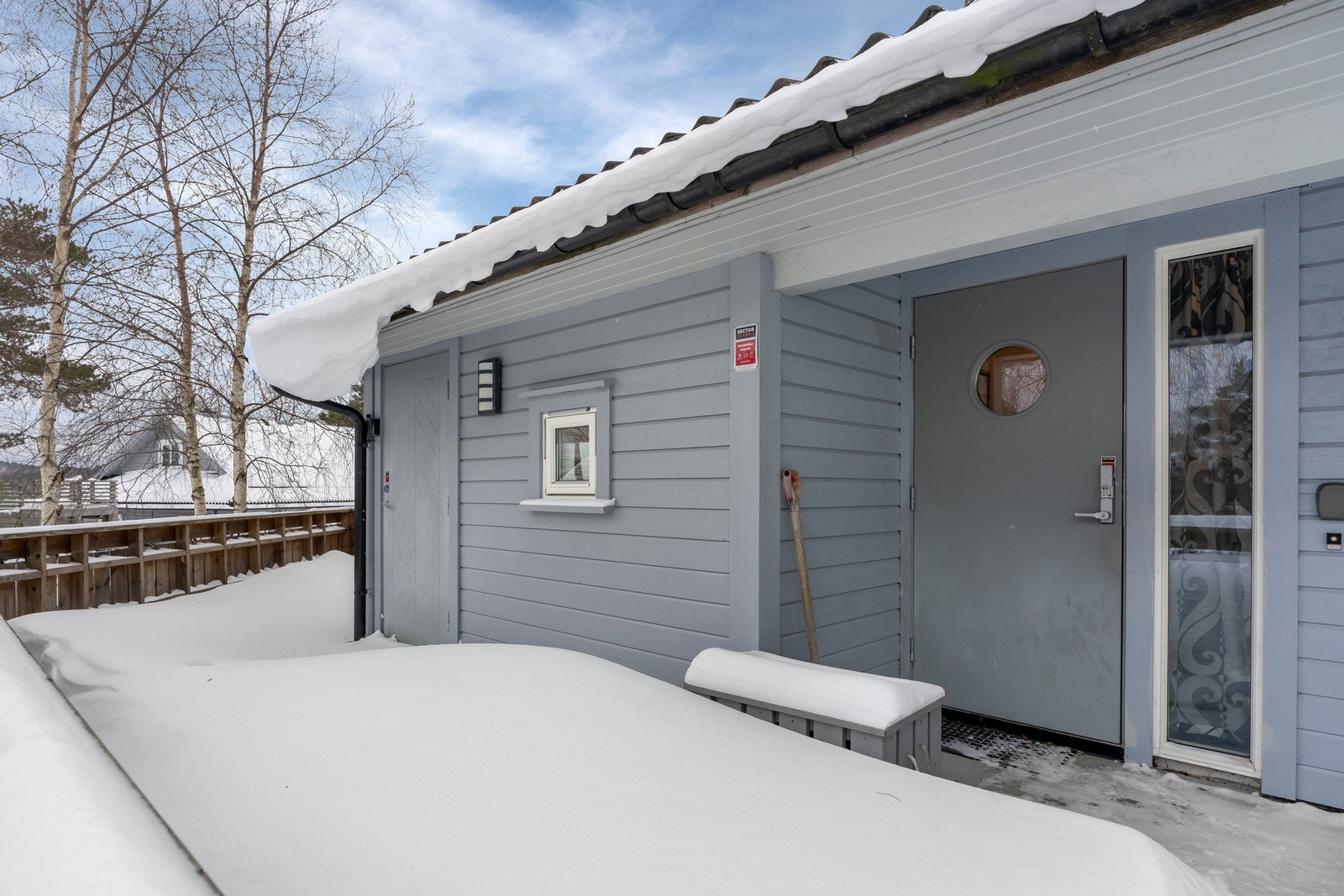 Platting på begge sider av boligen Galleribilde