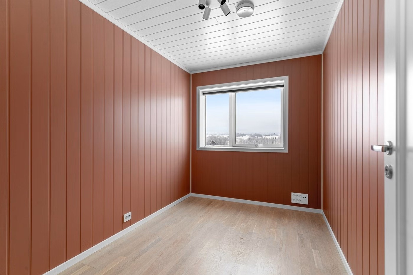 Soverom 3 funker utmerket som kontor også med direkte internettuttak i veggen. Galleribilde