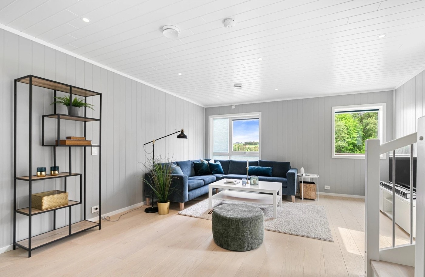 Her er det innfelte spotter i taket og boligen har balansert ventilasjon. Galleribilde