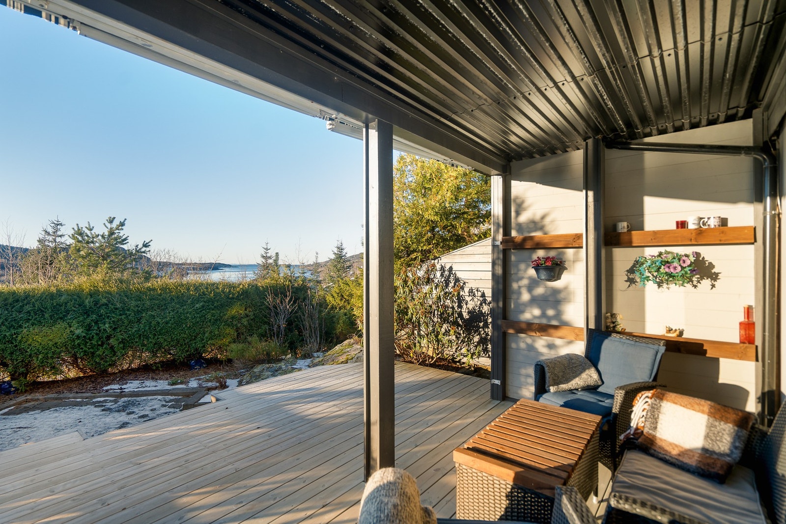 Uteområde på nedsiden av boligen. Galleribilde