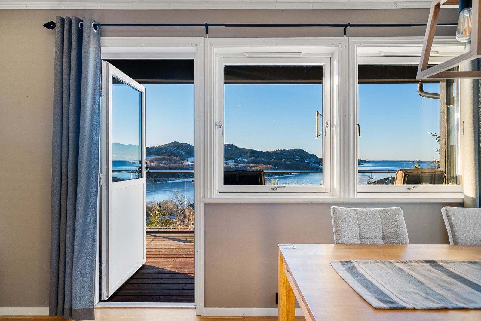 Herfra har man utgang til balkong. Galleribilde