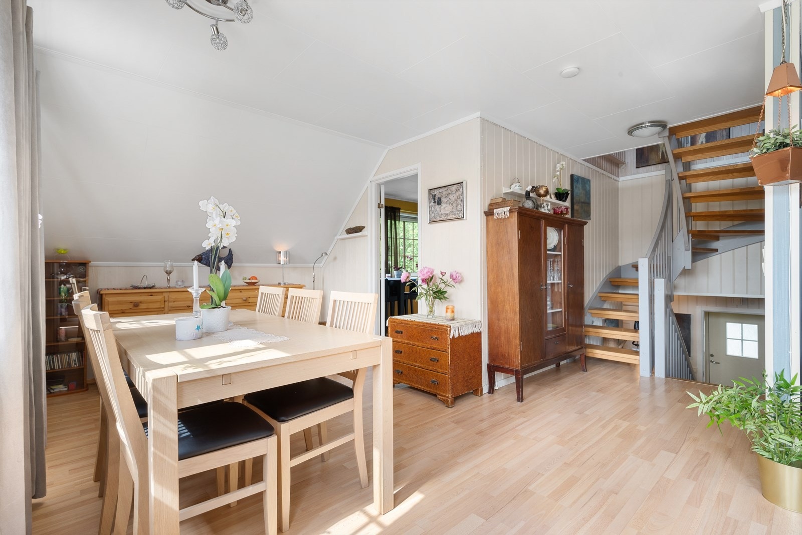 Spisestue. Galleribilde