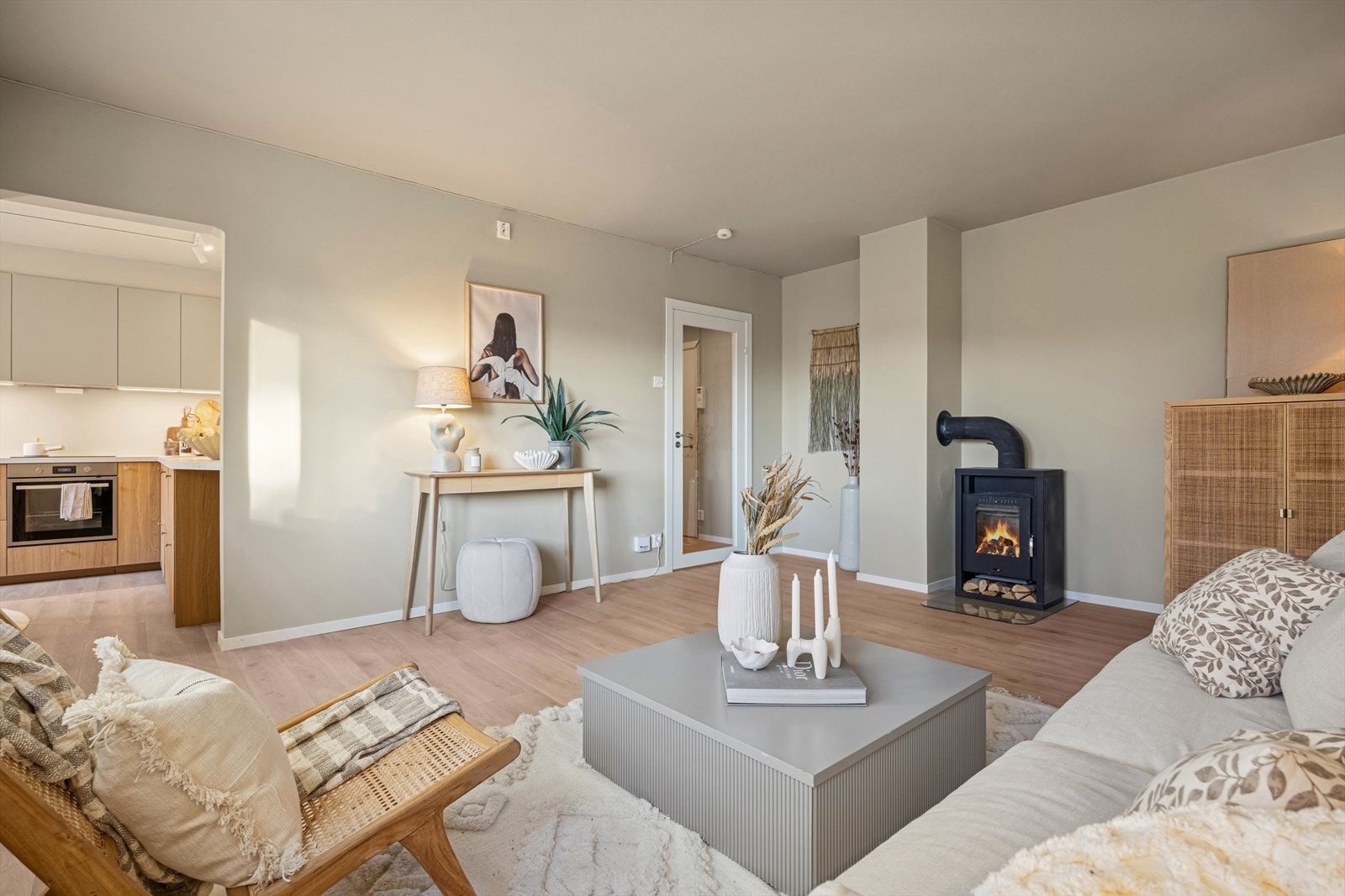 Her har du plass til sofa, bord og andre oppbevaringsmøbler. Galleribilde