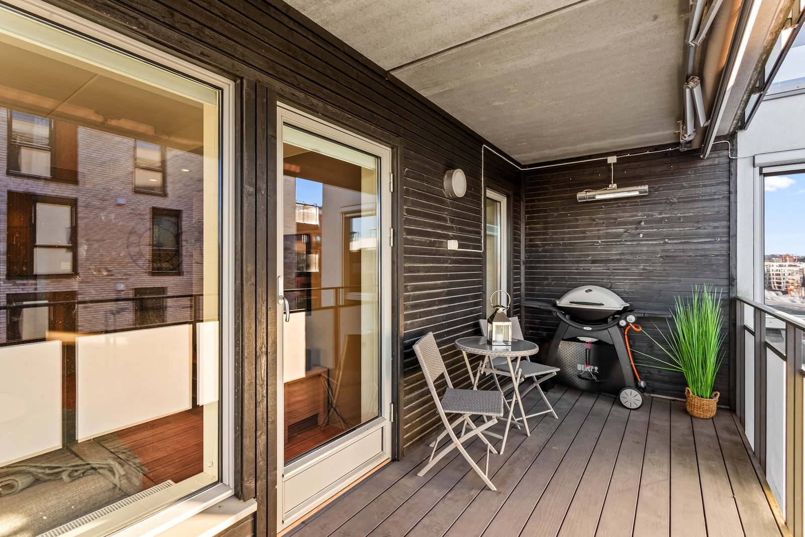 Det er tillatt med elektrisk grill og gassgrill på balkongen. Galleribilde