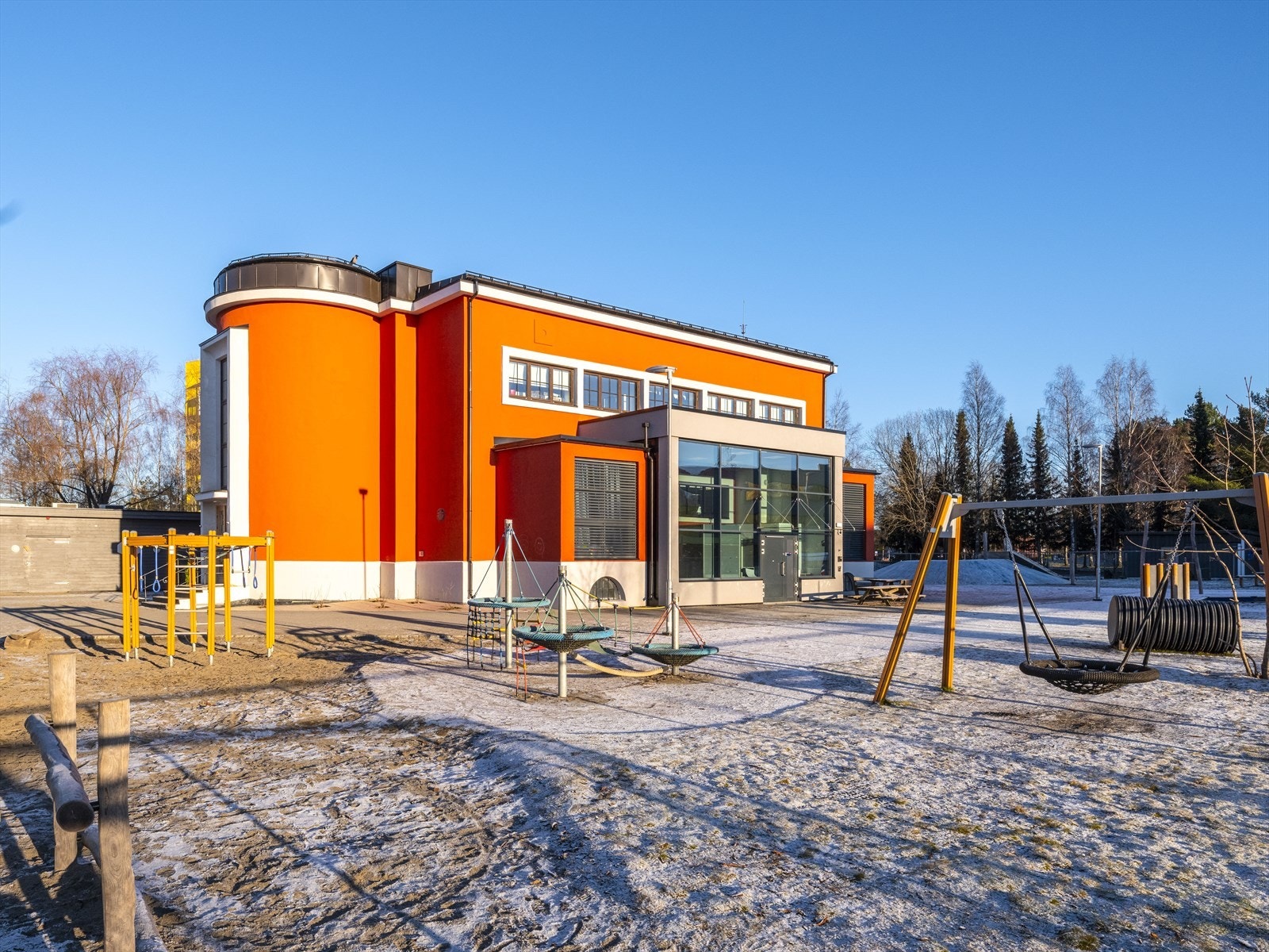 Radiohuset barnehage er en kommunal barnehage som ligger like i nærheten av leiligheten. Galleribilde