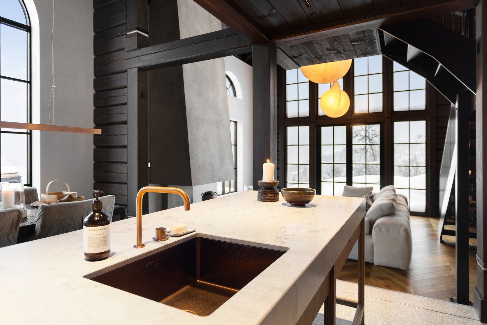 Kjøkkenkran fra det danske designmerket Vola Galleribilde