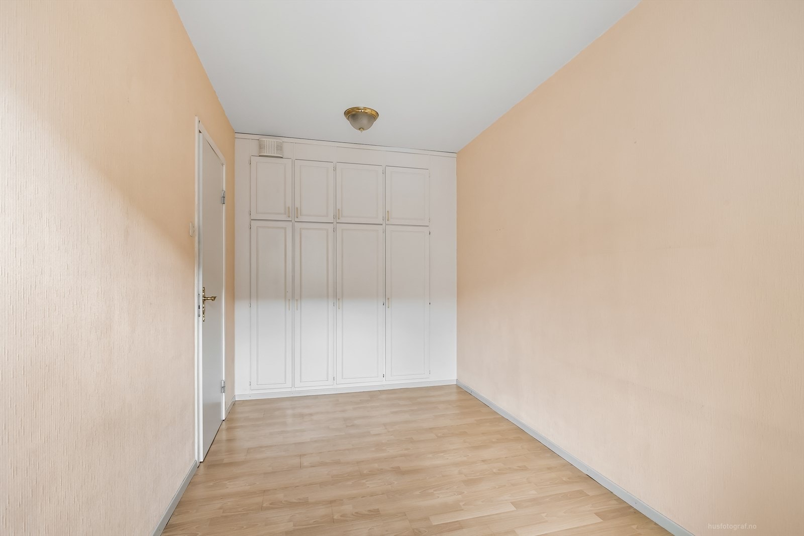 Soverom 2 med innebygd garderobe. Galleribilde