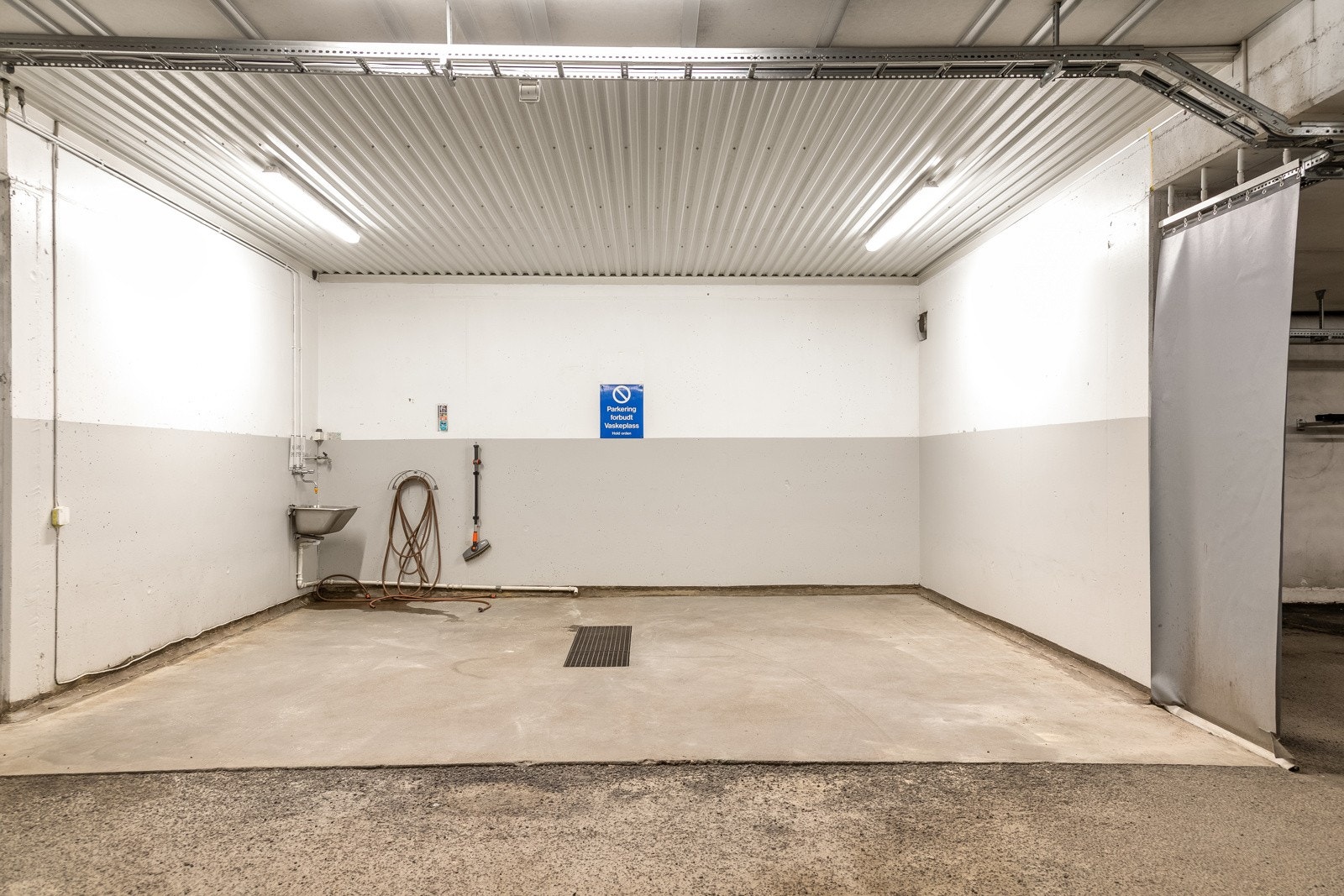 Sameiet har sykkelbod, bilvaskehall og smørerom for ski! Galleribilde