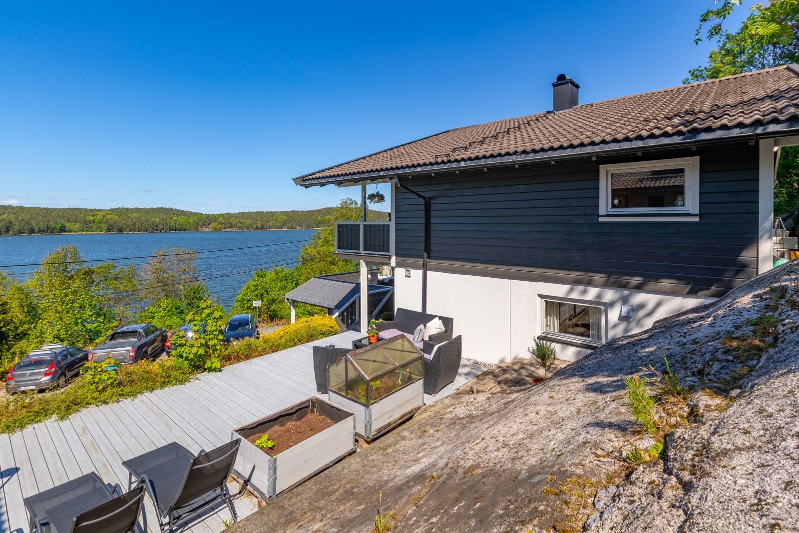 Boligen er vasket og malt utvendig i 2024. Galleribilde