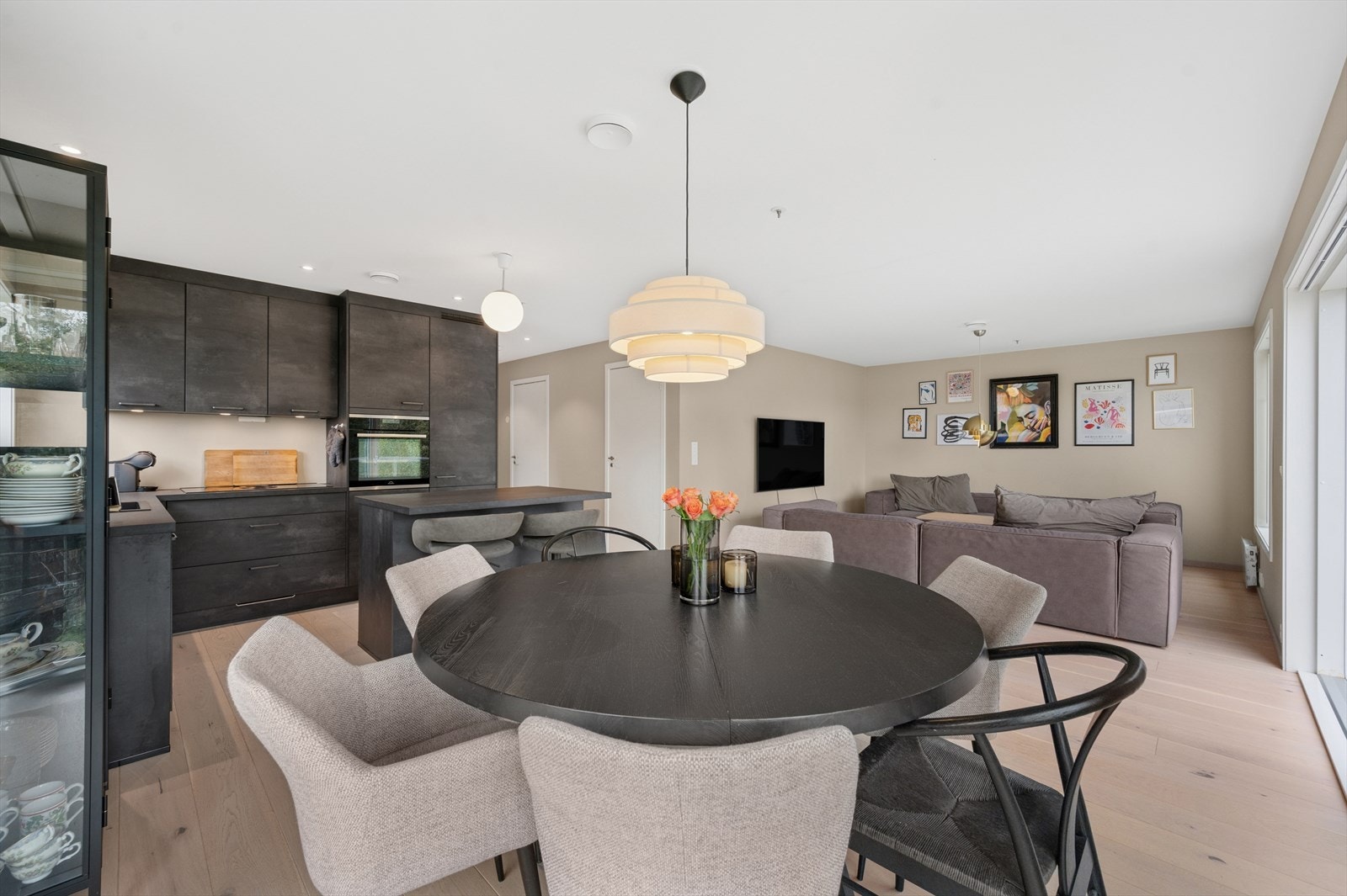 Det er også god plass til spisegruppe. Galleribilde