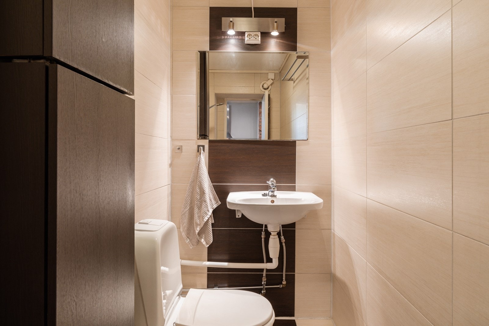 Et funksjonelt og lettstelt rom med et tidløst uttrykk. Her finnes det mange muligheter til endring av planløsning og stil. Galleribilde