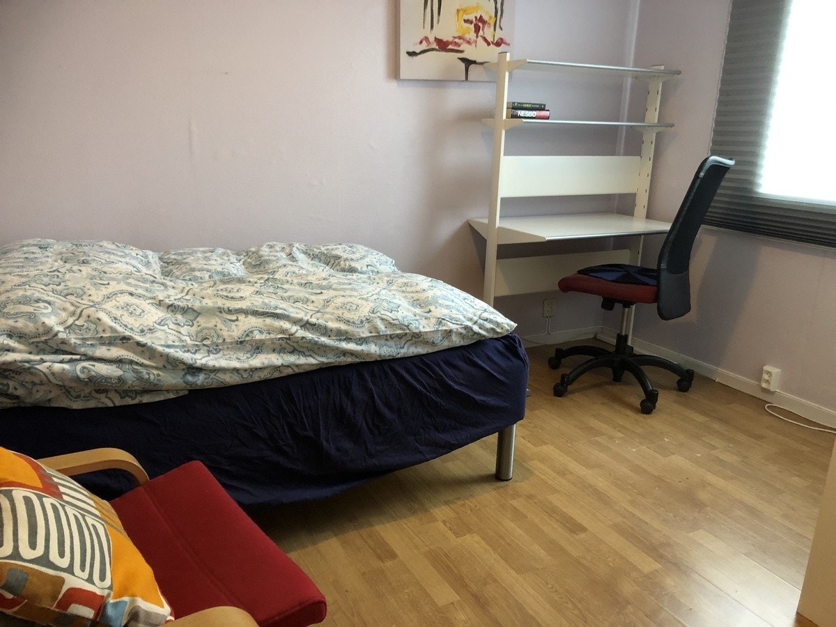 Rom 1, div møbler Galleribilde