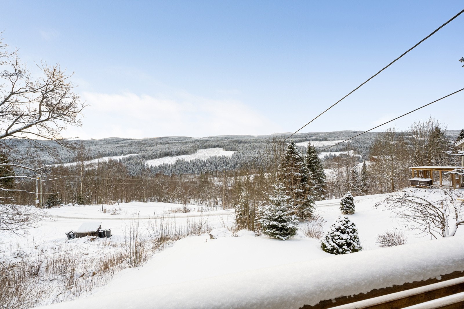 Flott utsikt fra verandaen i 1.etg. Galleribilde