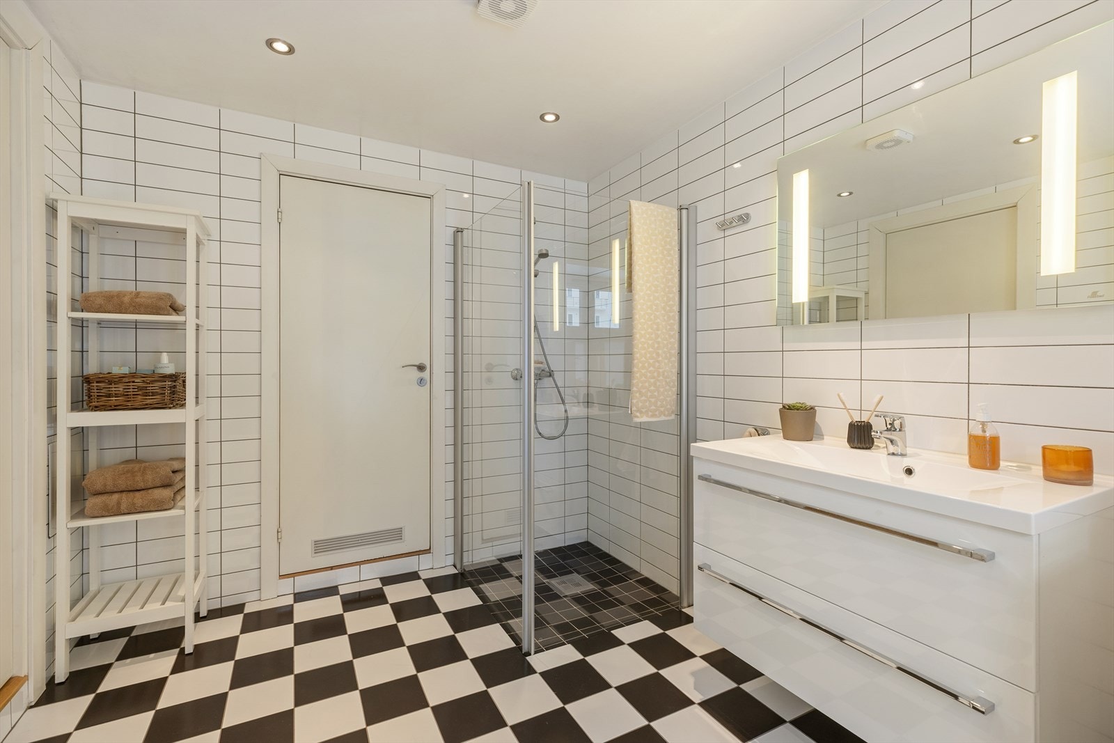 Flislagt gulv med varmekabler. Galleribilde