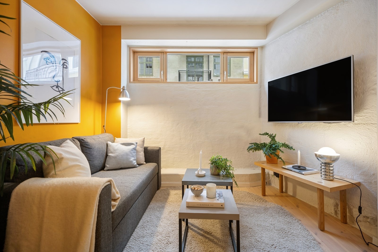 Lun og koselig stue med smart planløsning. Galleribilde