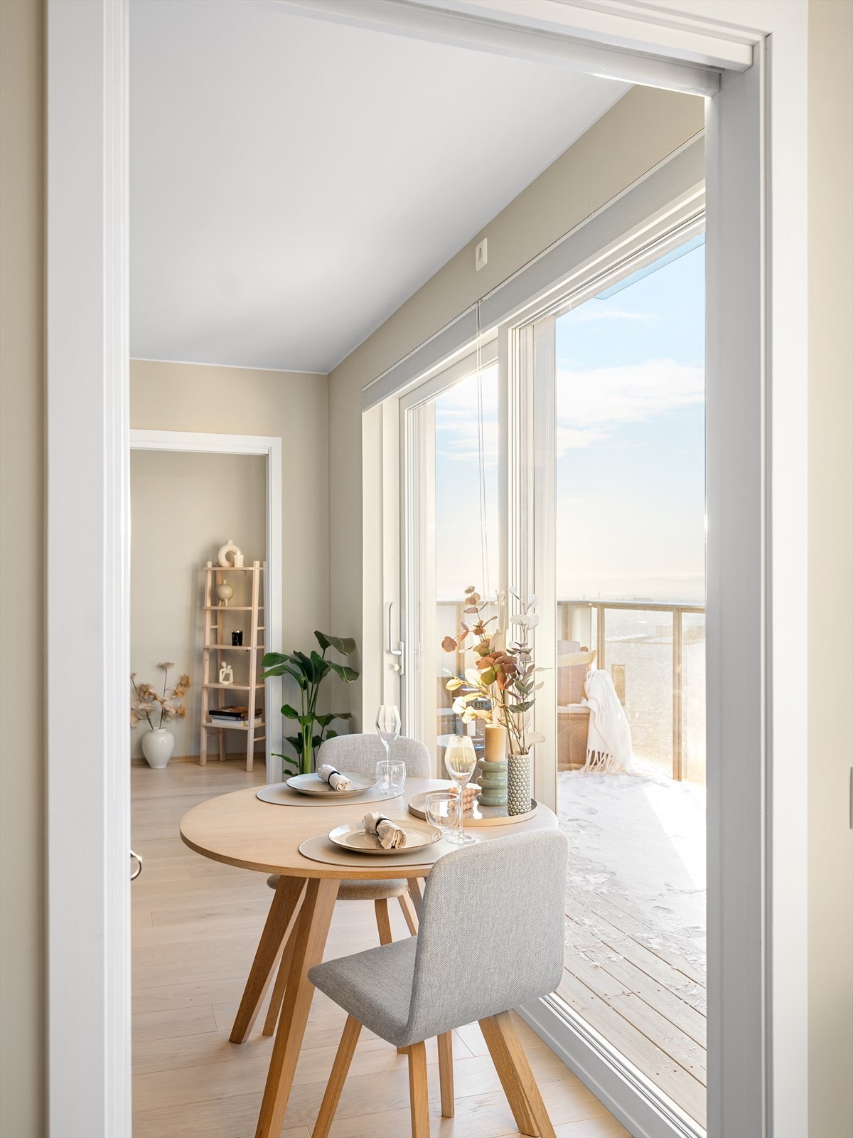 Leiligheten har en gjennomgående høy standard med flotte materialvalg Galleribilde