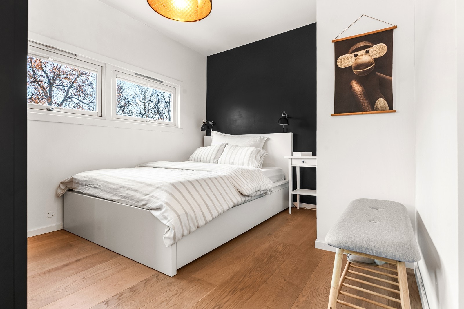 Rommet har parkett som gir en varm og naturlig følelse. Galleribilde