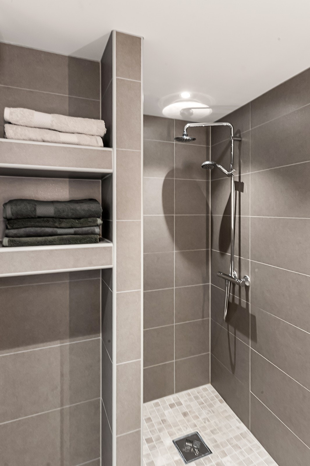 Dusjnisje. Galleribilde