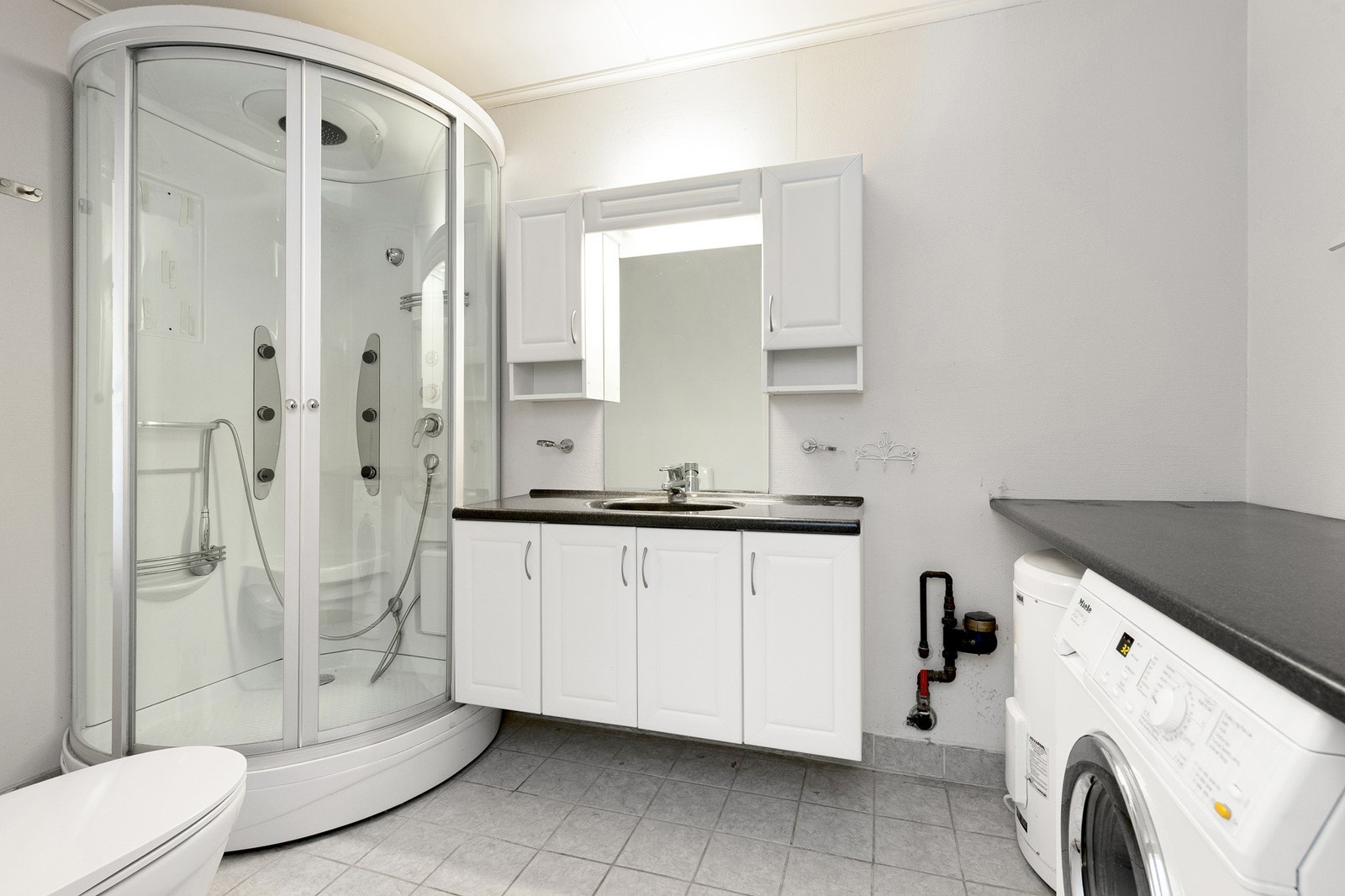 Bad med gulvvarme Galleribilde