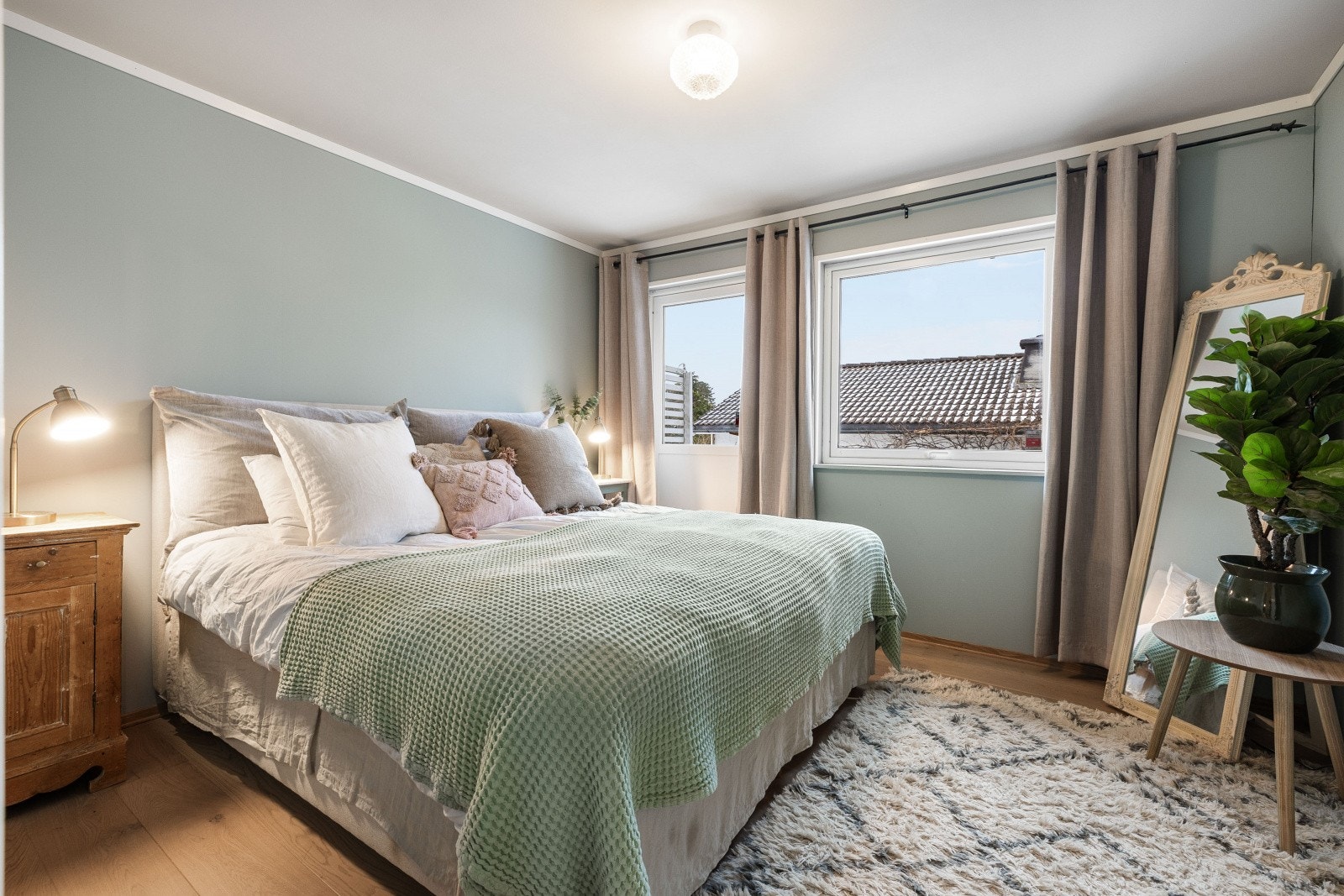 Soverom med utgang til veranda Galleribilde