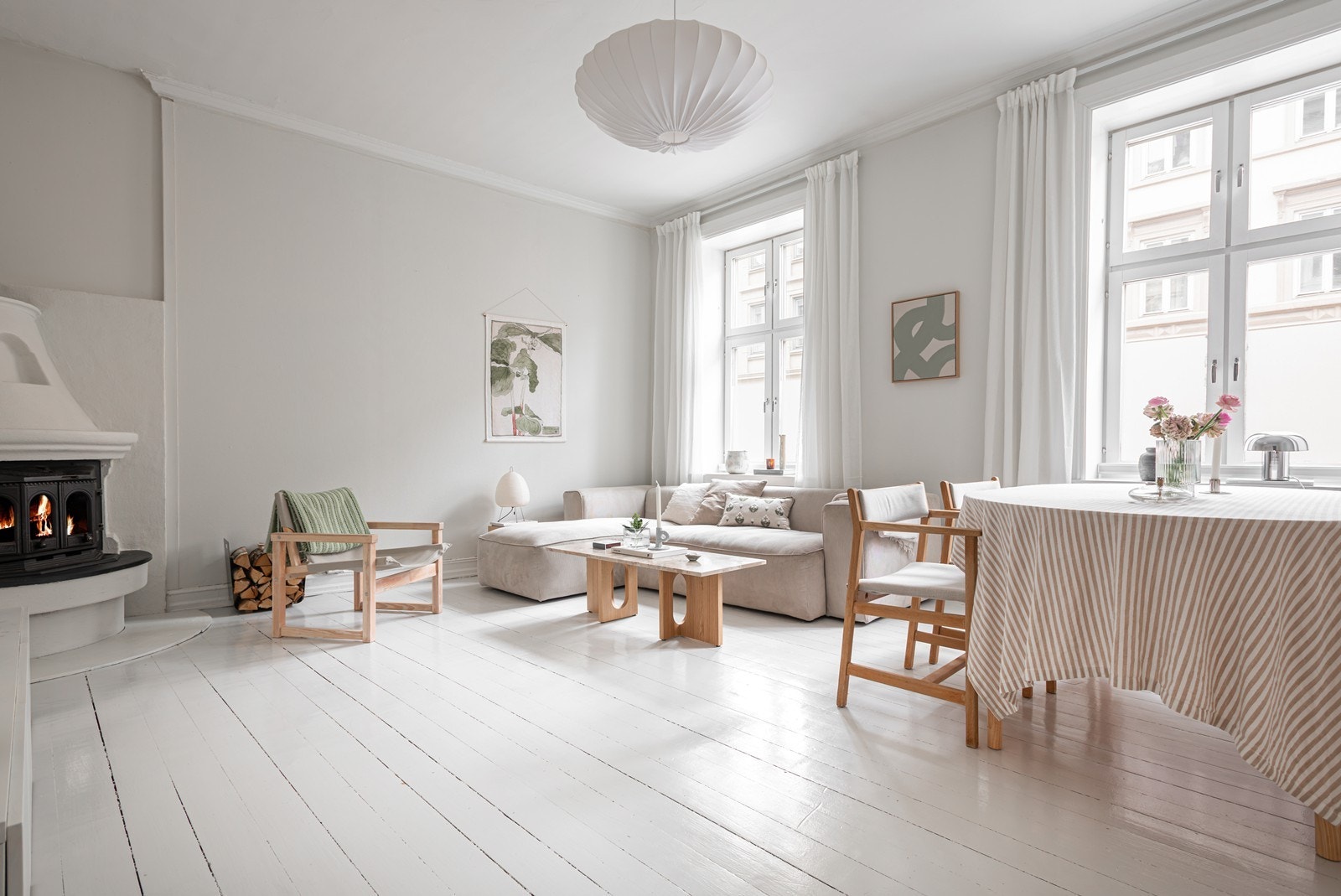 Sander Flåte v/ Nordvik Eiendomsmegling har gleden av å presentere Toftes gate 39A- En lys og klassisk bygårdsleilighet beliggende på populære Grünerløkka. Foto: Studio OSLO Galleribilde