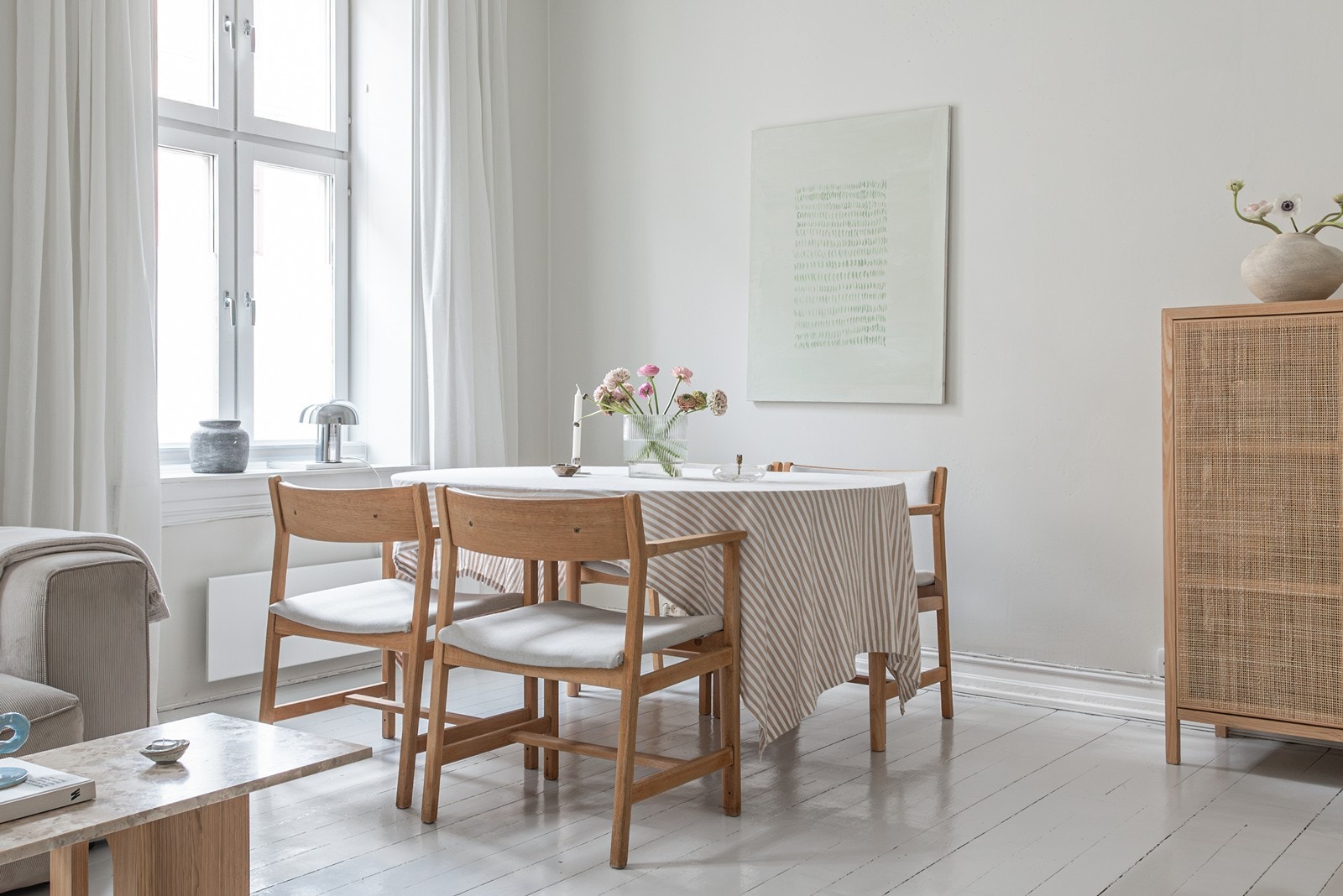 Naturlig plass til stort spisebord Galleribilde