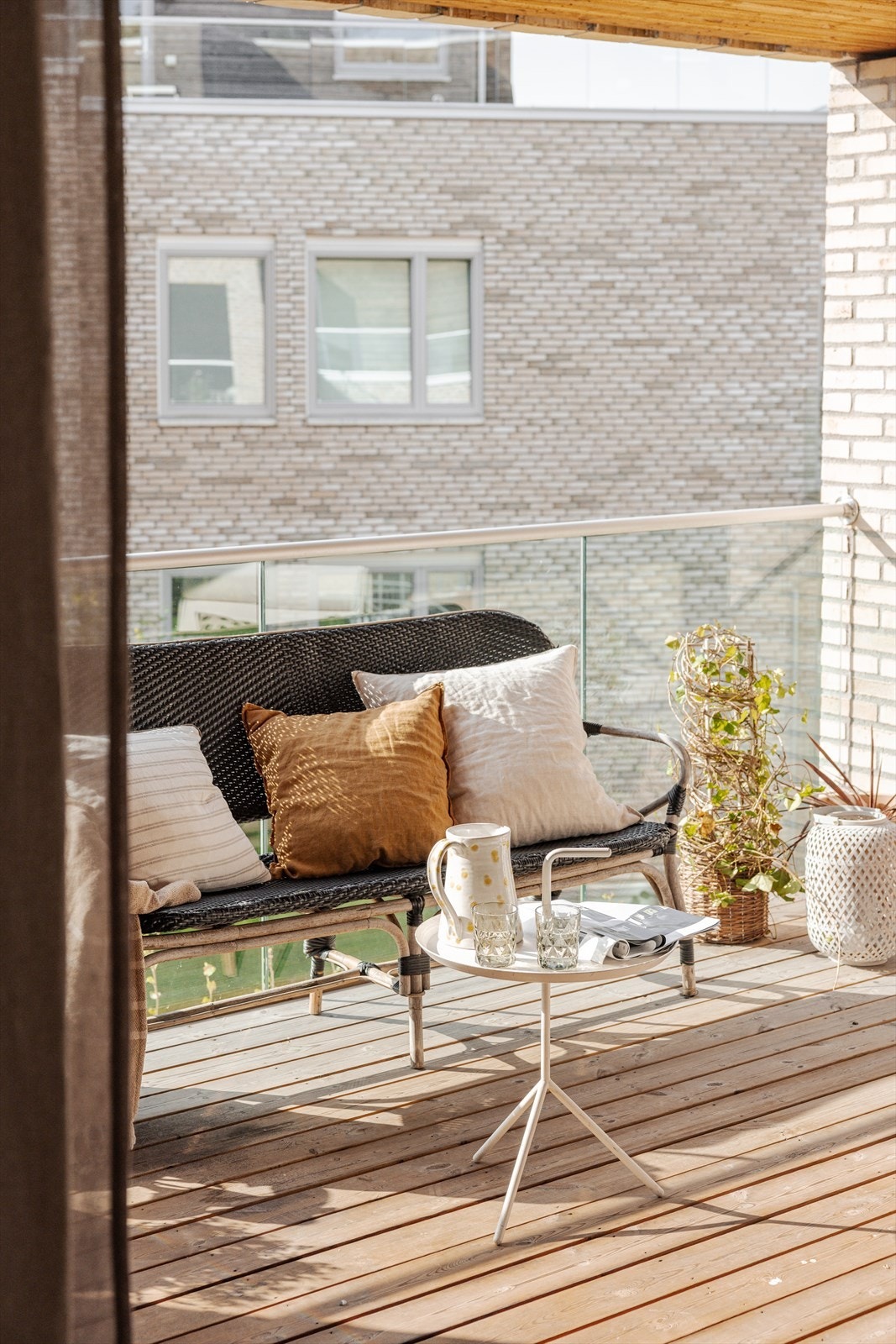 Stor overbygget balkong på ca. 11 kvm. Galleribilde