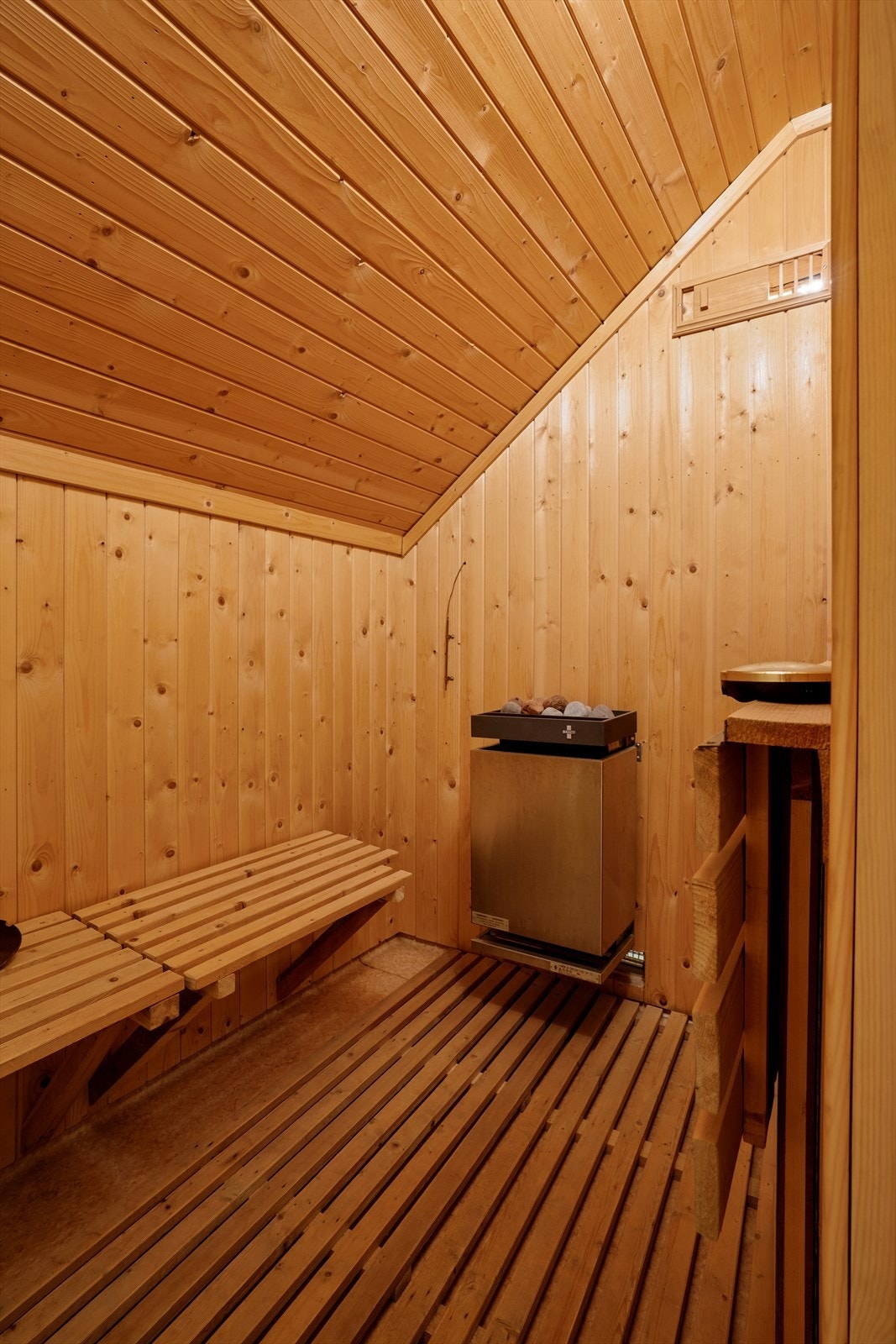 Badstue med elektrisk ovn. Galleribilde