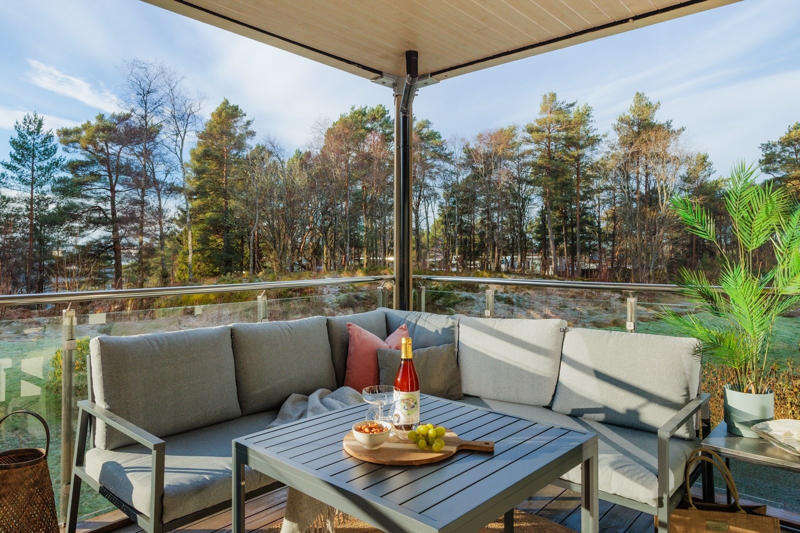 Altanen måler ca. 14 m² Galleribilde