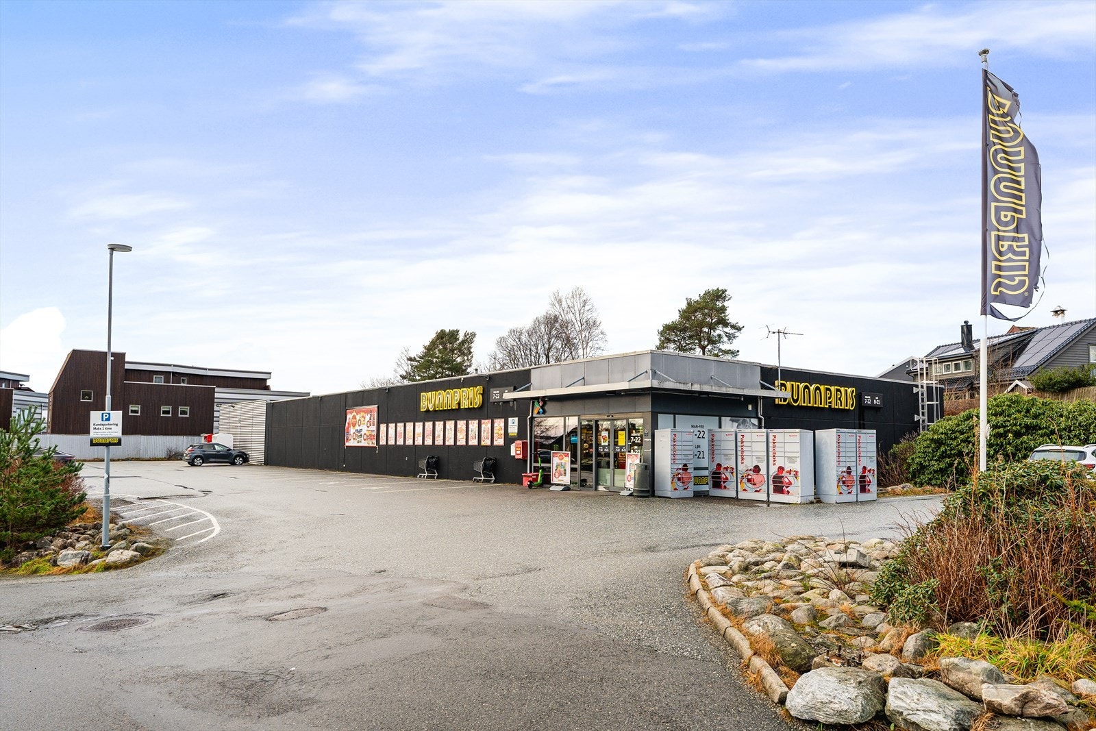 Det er kort gangavstand til flere dagligvarebutikker i området Galleribilde