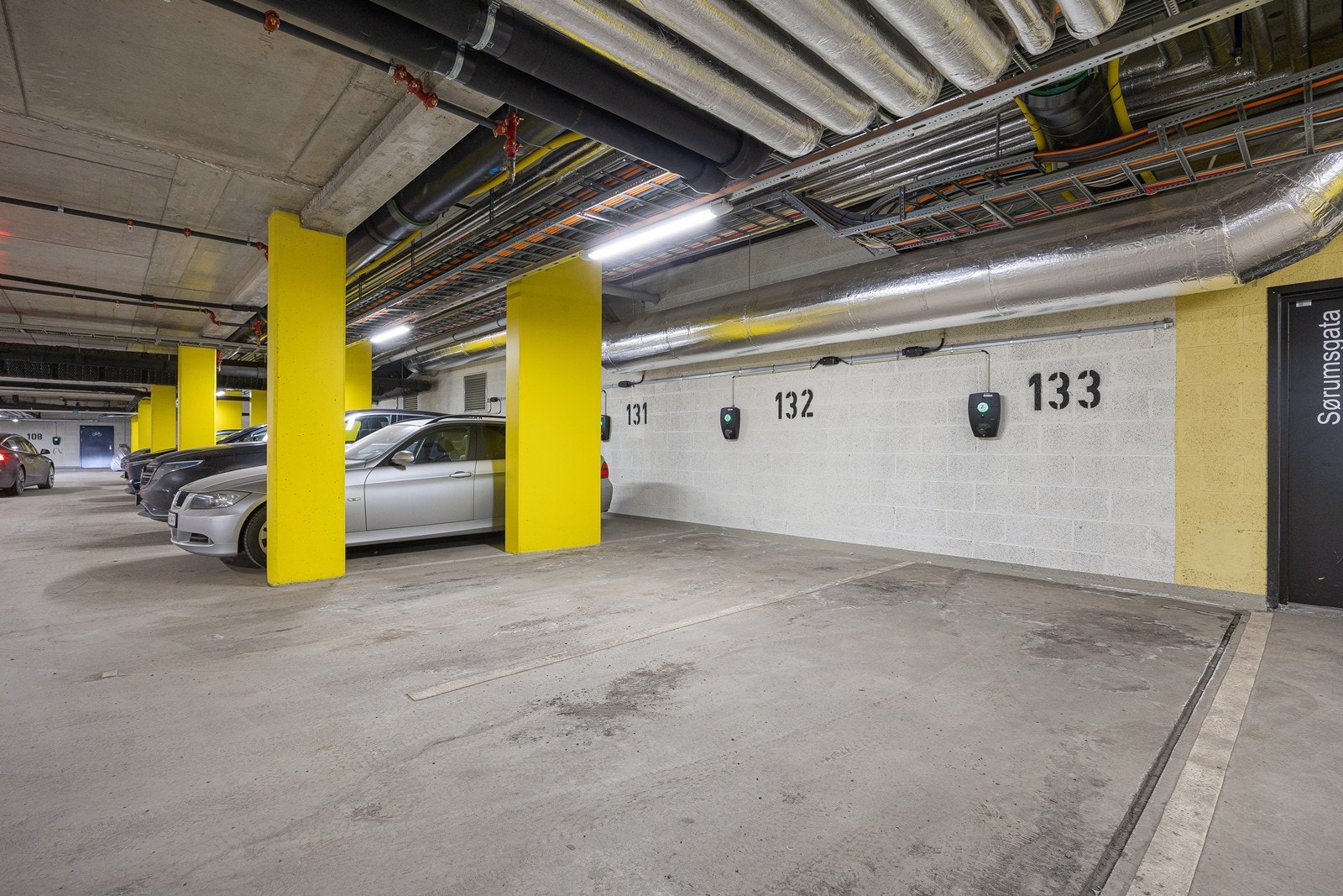 Det er mulighet for kjøp av en parkeringsplass for 950 000,- Galleribilde