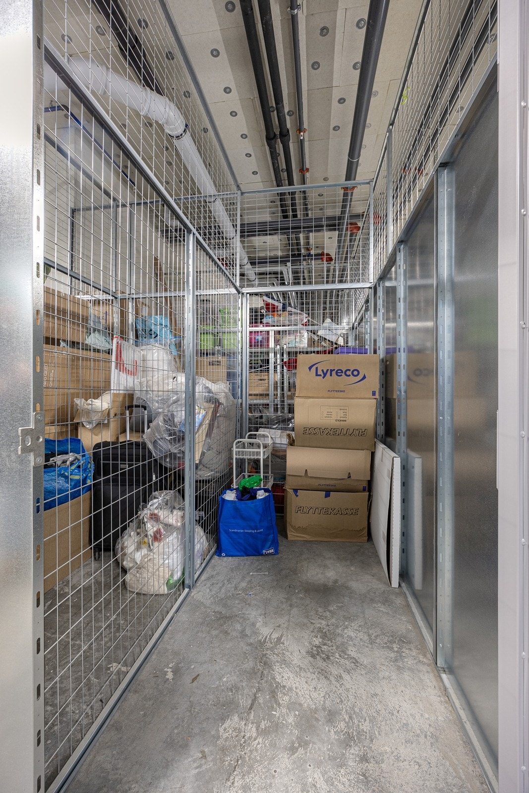 Bod i kjeller gir praktisk lagringsplass med god tilgang til rør og tekniske installasjoner. Galleribilde