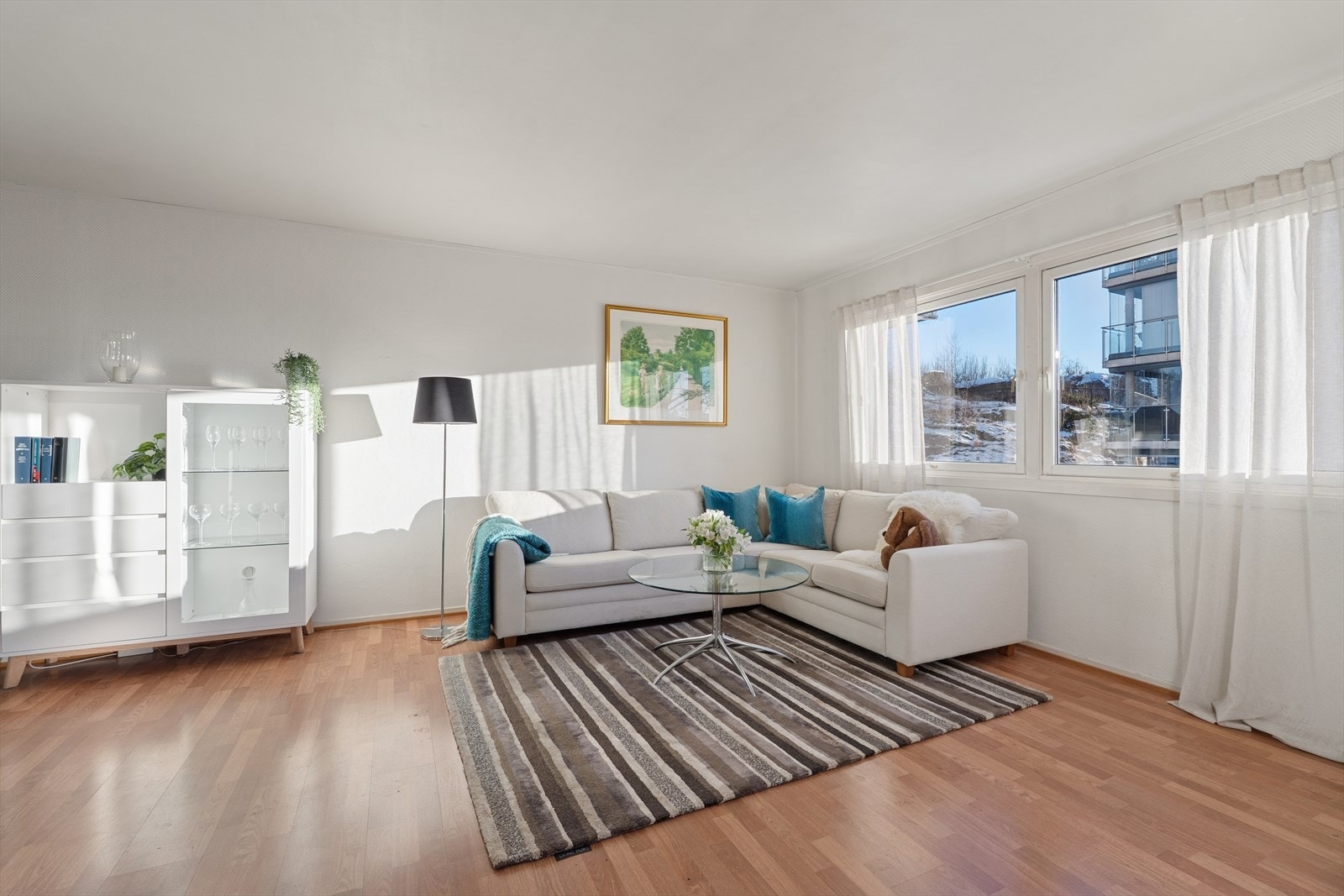 Selger har trivdes kjempegodt i leiligheten og blant naboskapet siden 2016, men nå er tiden riktig for et boligbytte - her er det klart for overtagelse! Galleribilde