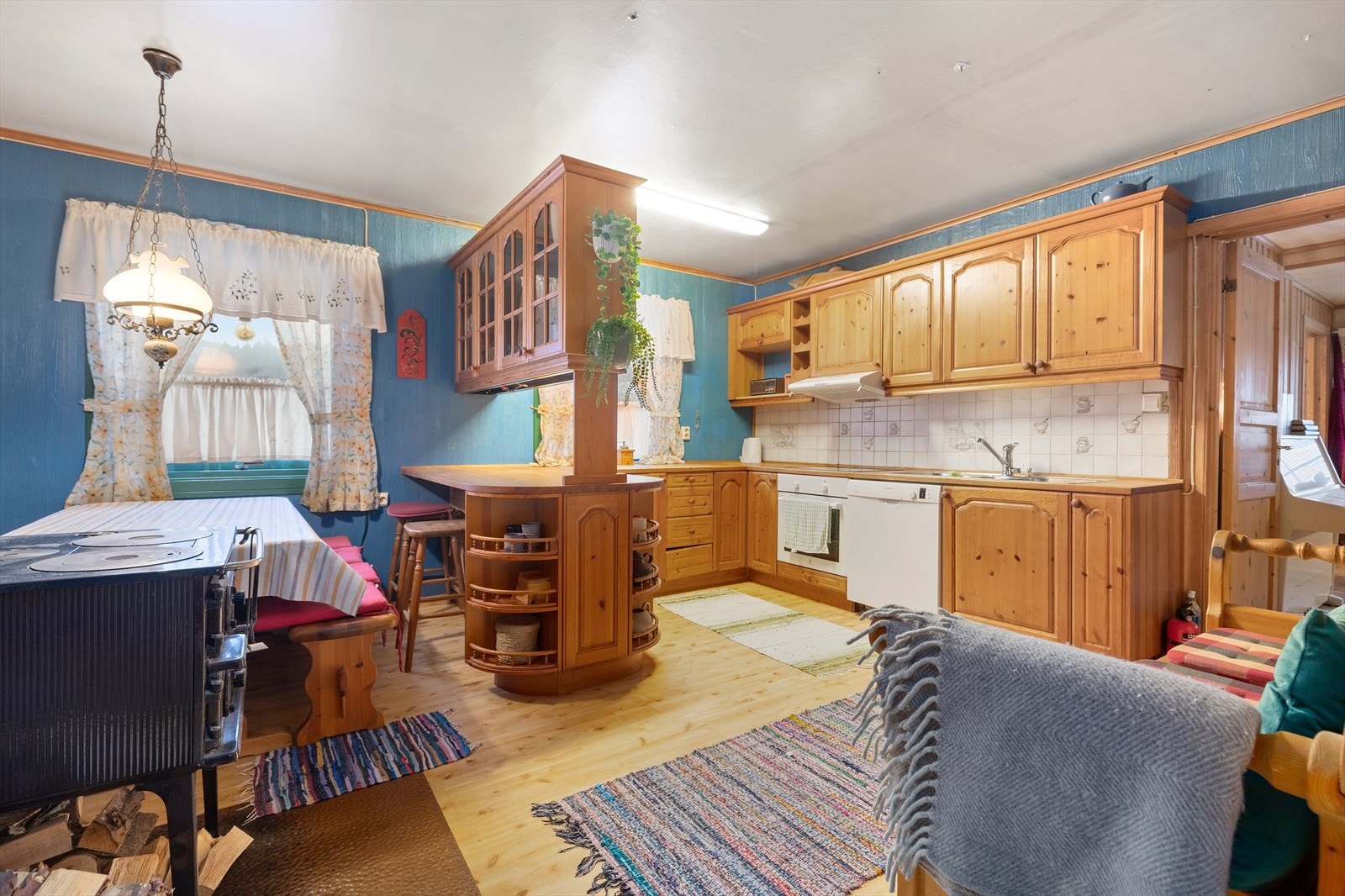 Kjøkken med plass for spisebord Galleribilde