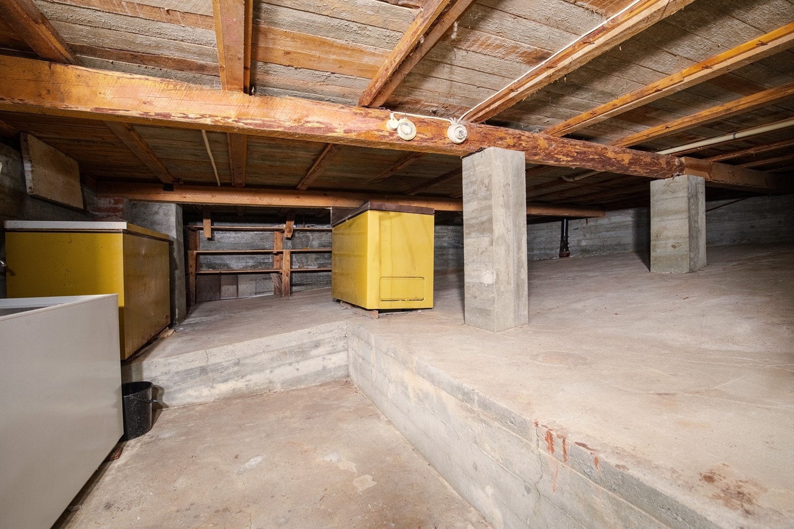 Krypkjeller under hovedhus Galleribilde