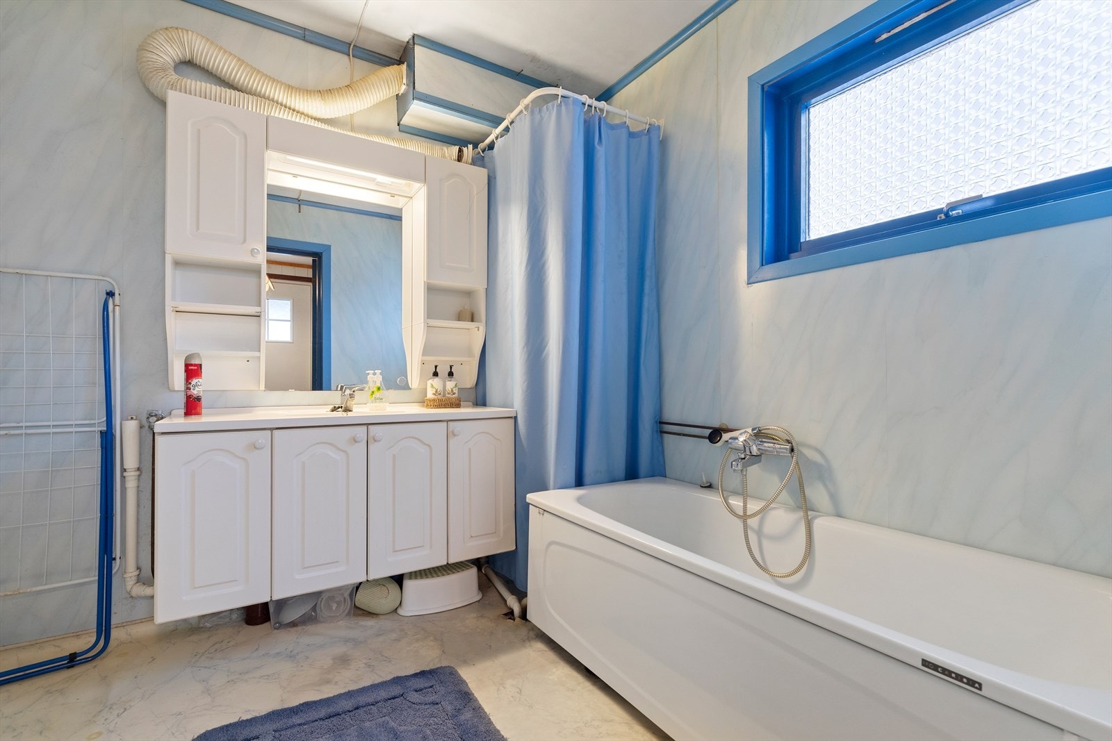 Baderom kombinert med vaskerom Galleribilde