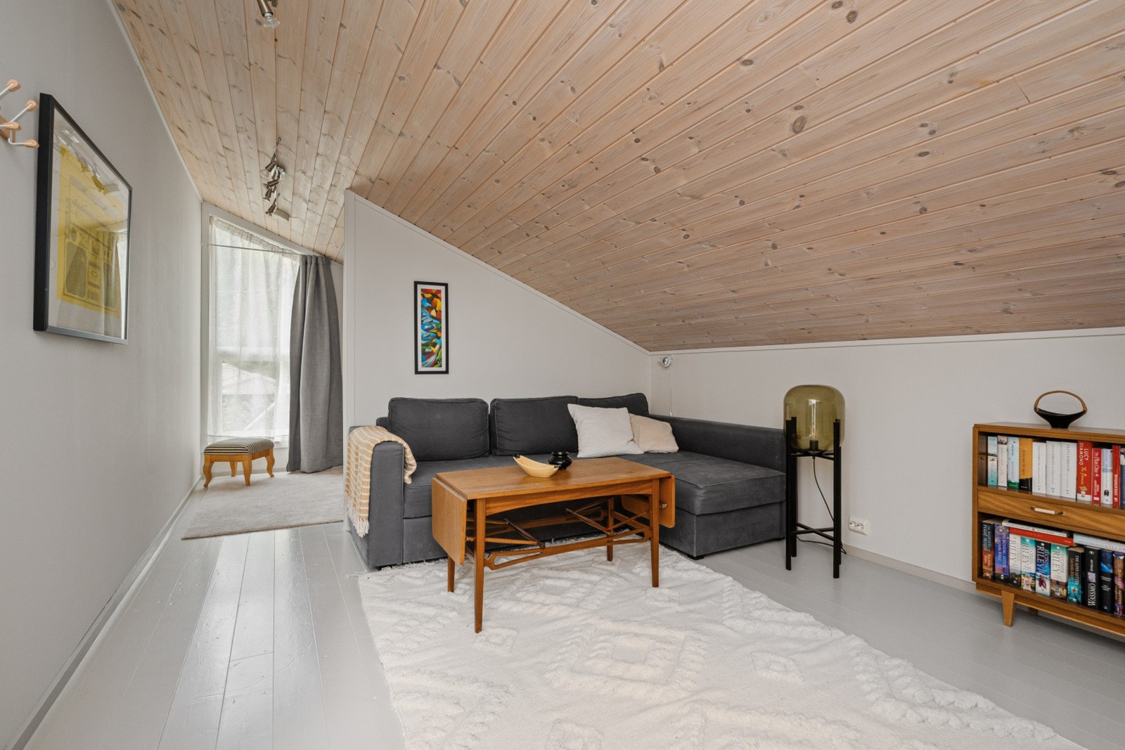 Rom over garasjen (ikke søkt godkjent/eller bruksendret til varig opphold). Galleribilde