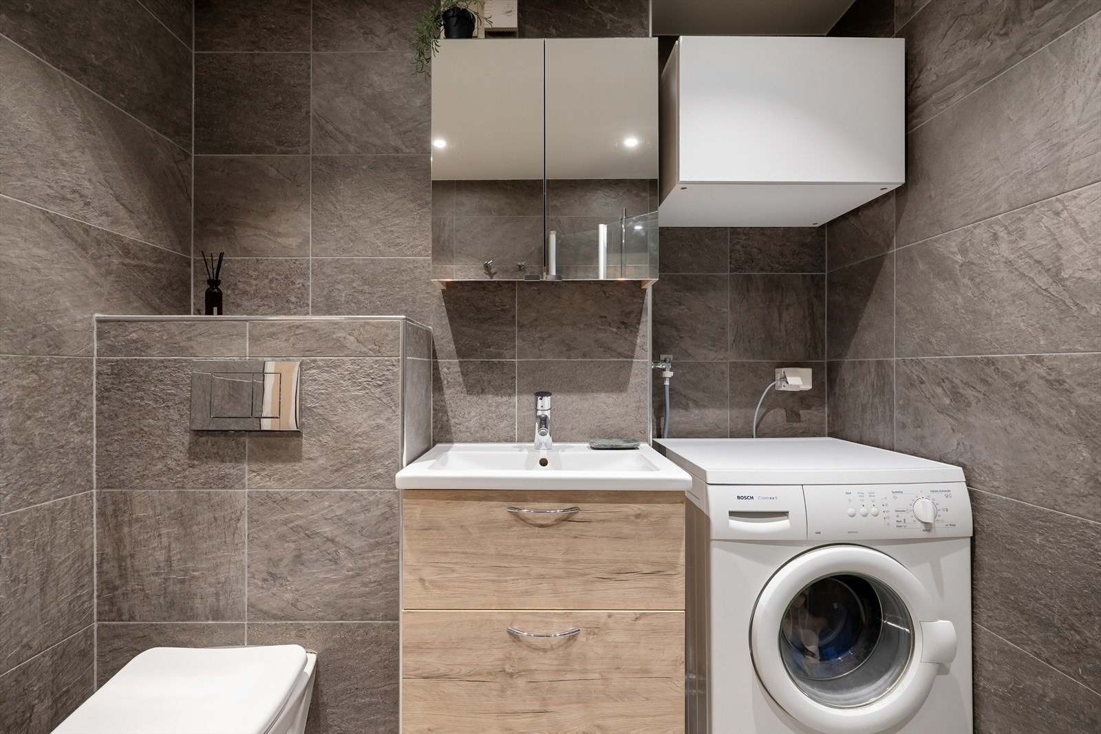 Varmekabler på badet. Galleribilde