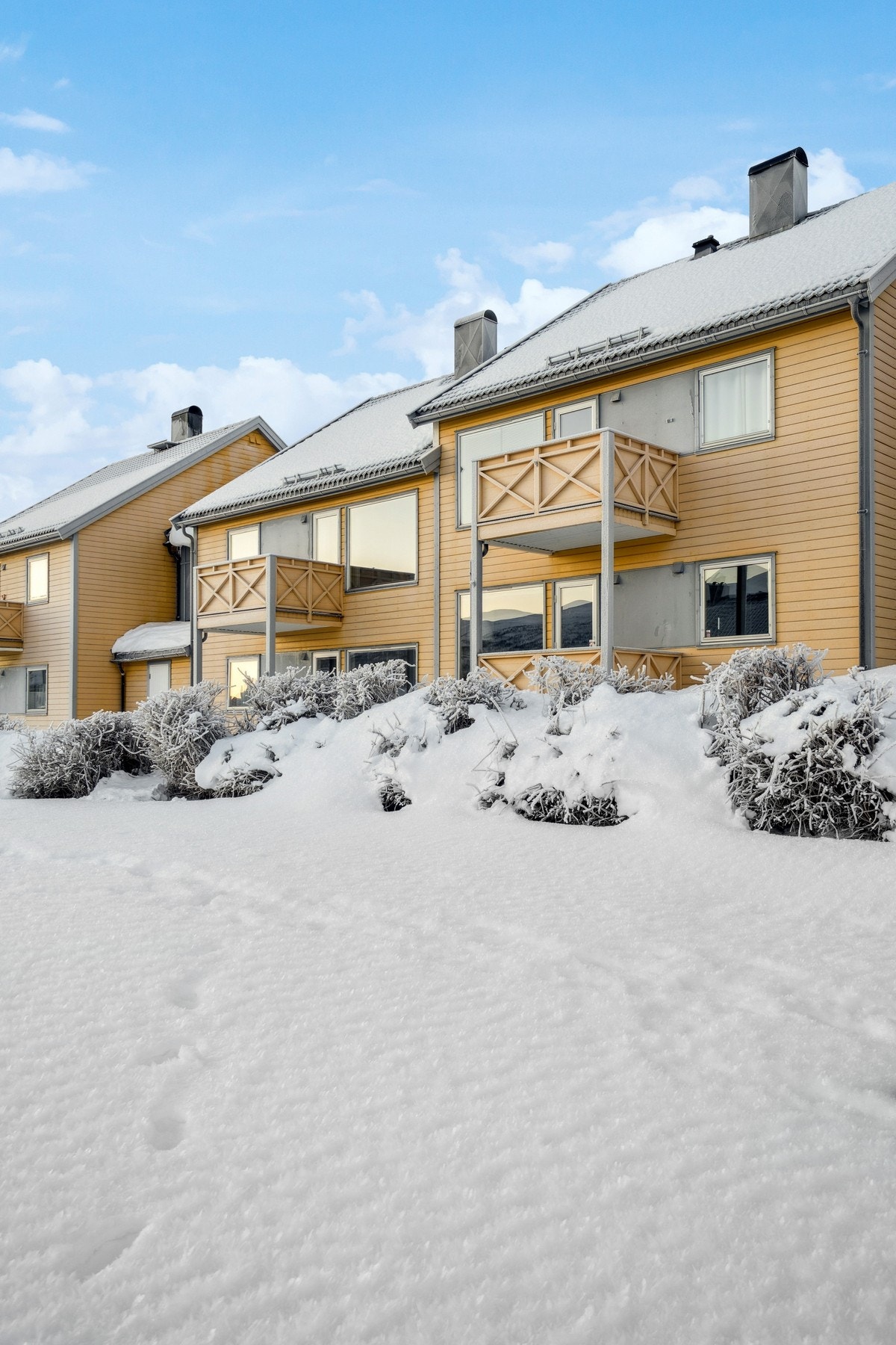 Bygget ligger på en liten høyde, så selv på bakkeplan får man utsikt Galleribilde